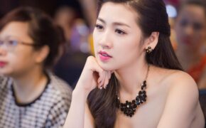 Á hậu Dương Tú Anh rạng rỡ tại sự kiện