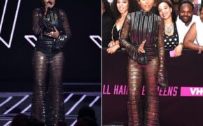 Ca sỹ Mỹ khoe thân săn chắc