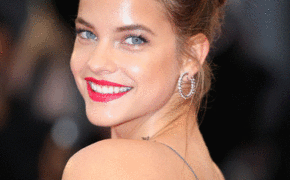 Barbara Palvin đẹp như búp bê