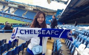 Nữ du học sinh “dành cả thanh xuân” để khám phá các sân bóng nổi tiếng