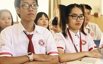 Cười nghiêng ngả với clip kỉ niệm của SV Ngoại thương