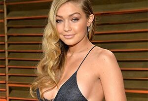 Siêu mẫu 9x ăn uống “tẹt ga” vẫn dáng chuẩn