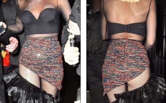 Ca sỹ U50 mặc váy táo bạo không ngờ