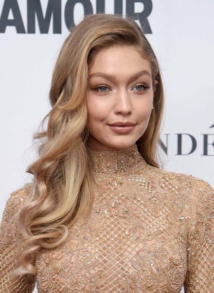  Gigi Hadid quảng cáo cho nhiều nhãn hiệu thời trang lớn như Guess, Versace, Penshoppe, Balmain, Topshop, Max Mara, Stuart Weitzman.... 