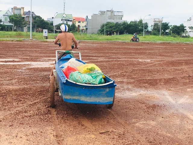 Giữa khu đô thị tiền tỉ, đàn ông Sài Gòn say sưa bắt cá - 2