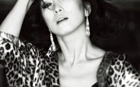 Vẻ đẹp nữ tính và gợi cảm của Củng Lợi