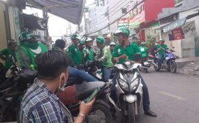 Chủ tiệm ăn gửi tâm thư đến shipper: “Cũng từ nghèo khó mà lên, hãy nương nhau mà sống”