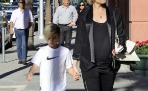 Gwen Stefani sành điệu đưa con ra phố