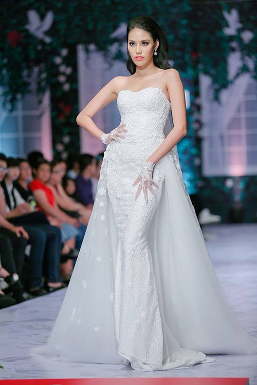 So tài 3 Hoa hậu Việt nổi bật năm 2015 - 1 So tài 3 Hoa hậu Việt nổi bật năm 2015