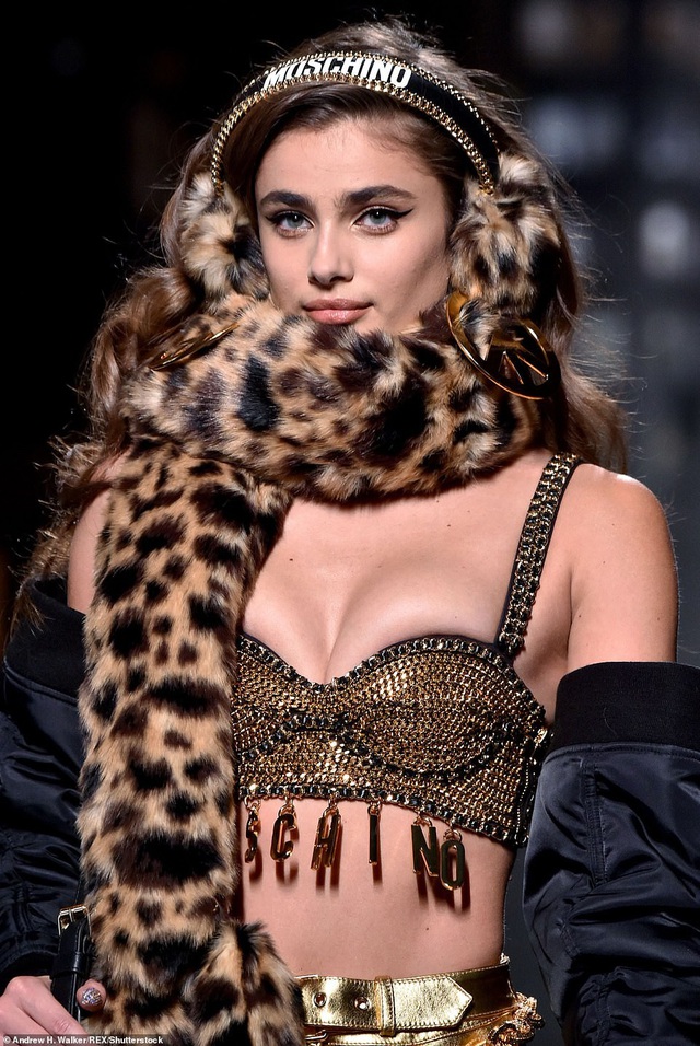  Taylor Hill đẹp như búp bê 