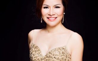 Vẻ đẹp đằm thắm của hoa hậu Bùi Thị Hà