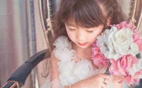 Ngẩn ngơ vẻ đẹp của bé gái lai 4 tuổi