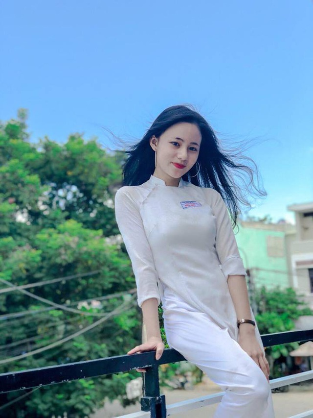 Cô bạn Hoàng Oanh xinh xắn