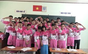 Lớp học tại Vĩnh Long gây “sốt mạng” với đồng phục Hello Kitty