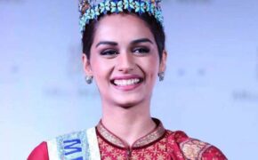 Tân Hoa hậu Thế giới rạng ngời trong lễ diễu hành mừng chiến thắng