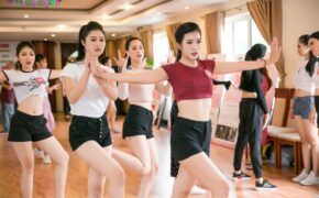 Người đẹp Hoa hậu Việt Nam 2018 đồng loạt lộ “vòng eo con kiến”