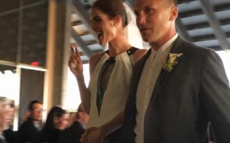 Siêu mẫu Mỹ cưới “trai hư” làng thể thao