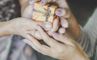 Ngày của Mẹ: Tri ân chưa thành lời vì ngại bày tỏ?