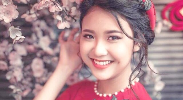 Cận cảnh những người đẹp vào bán kết Hoa khôi Nam Bộ 2017