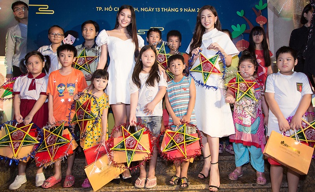 Hoa hậu Tiểu Vy, Lương Thuỳ Linh đón trung thu cùng trẻ em có hoàn cảnh khó khăn - 7