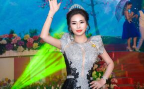 Hoa hậu Vũ Thanh Thảo nhận giải thưởng về làm đẹp