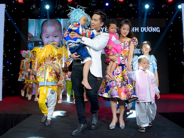 Hoàng Yến Chibi xúc động khi catwalk cùng các bệnh nhi ung thư - 7