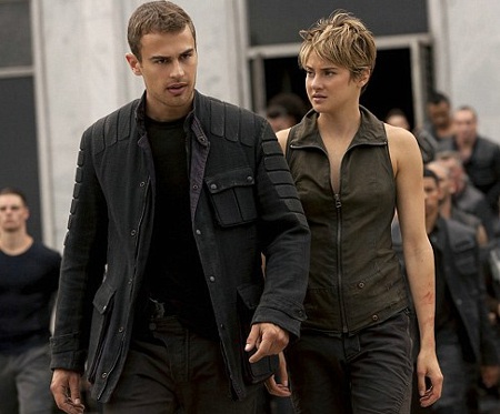 The Divergent Series: Insurgent tụt xuống vị trí thứ ba.