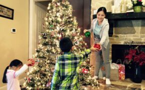 Gia đình sao Việt rộn ràng trang trí nhà cửa đón Noel