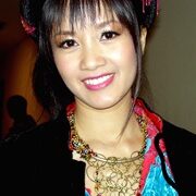 Hồng Nhung: “Tôi chưa đính hôn như báo chí nói”