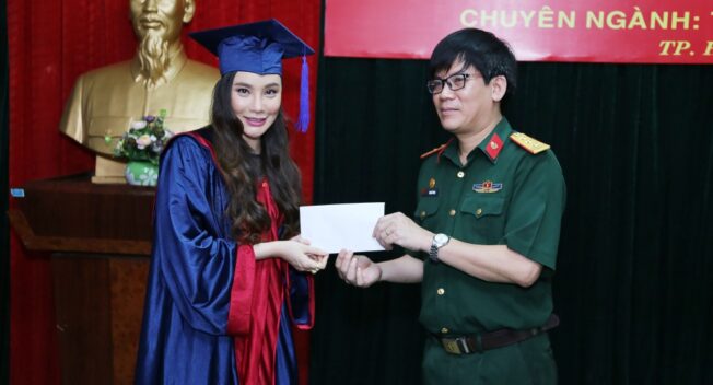 Hồ Quỳnh Hương trở thành giảng viên Đại học