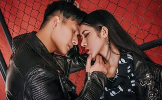 Màn tỏ tình lãng mạn như phim của cặp đôi “trai xinh gái đẹp”