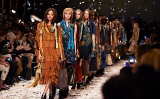 Burberry giới thiệu BST Prorsum Thu Đông 2015 cho phái nữ