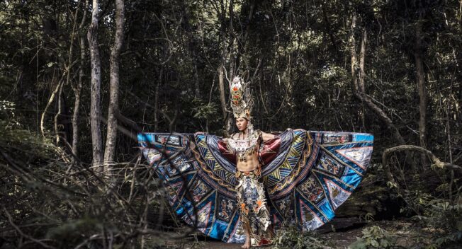 Ngọc Tình oai dũng trong trang phục dân tộc dự thi Nam vương