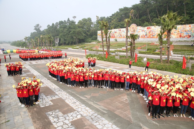 Truyền ngọn lửa thiêng mang niềm tự hào dân tộc từ Đền Hùng đi khắp đất nước - 2