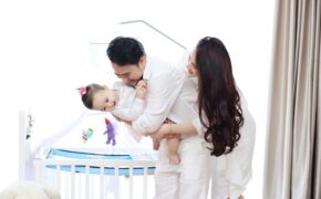 Trang Nhung viết thư cảm động tặng con gái sinh nhật đầu đời