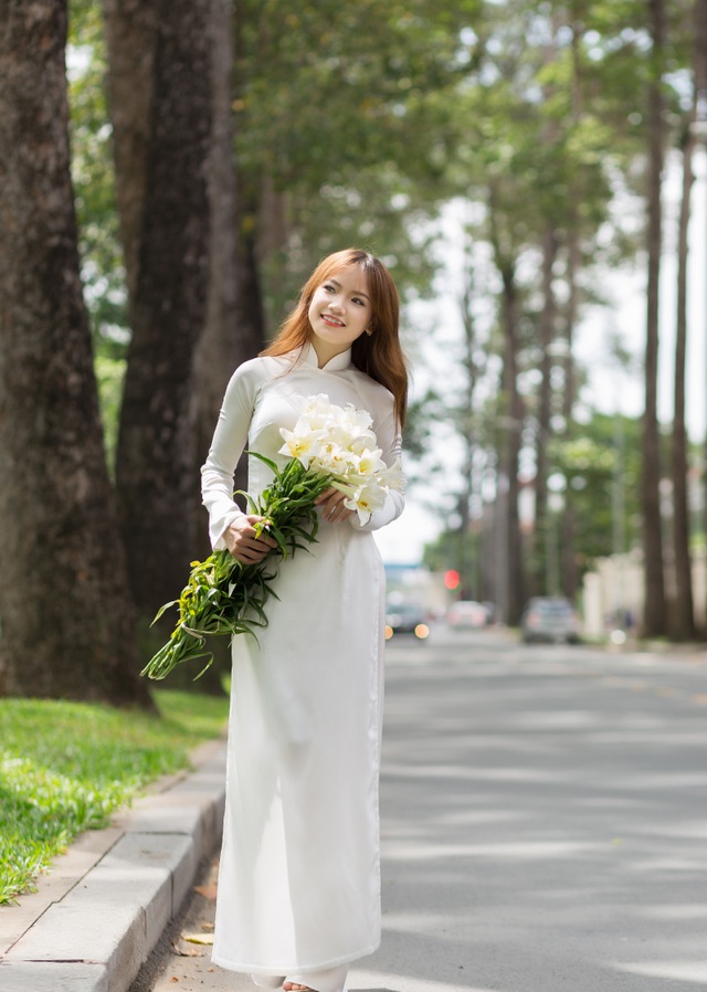 “Em có ước mơ khi ra trường có nghề nghiệp ổn định có thể giúp ba mẹ thoát khỏi những khó khăn đó và giúp các em của mình có cuộc sống học tập tốt hơn”.