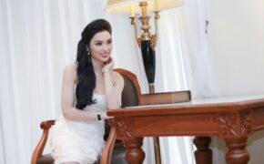 Vẻ đẹp năng động của MC Huyền Sâm