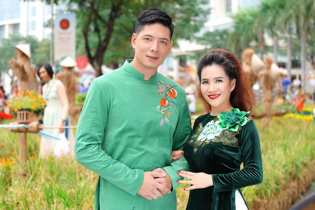 Vợ chồng diễn viên Bình Minh hạnh phúc ngày càng viên mãn sau khi trải qua nhiều sóng gió trong hôn nhân.