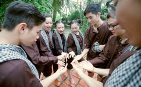 Bộ kỷ yếu “nông dân Nam bộ” nhí nhảnh của teen Sài Gòn