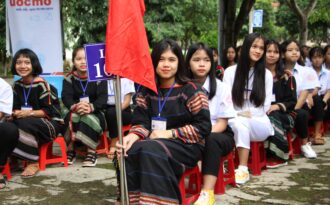 Đắk Lắk: Nữ sinh các dân tộc xinh xắn trong ngày khai trường