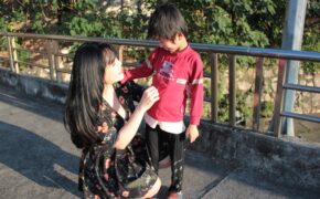 Chuyện cảm động về cô gái Hà Nội xinh đẹp từng bị kỳ thị vì nhận nuôi bé gái lở loét