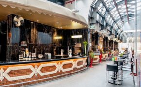 Bên trong tòa nhà phức hợp Times Square ở trung tâm TP HCM