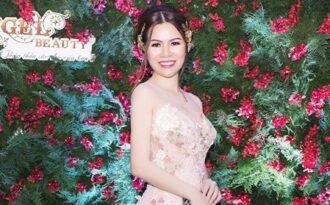 Nữ hoàng ngành bảo vệ thướt tha dáng kiều