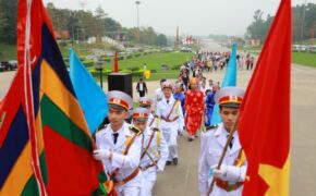 Doanh nghiệp Việt dâng hương quốc tổ và báo công tại Đền Hùng