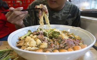 Những món ăn “khổng lồ” làm điên đảo người Sài Gòn