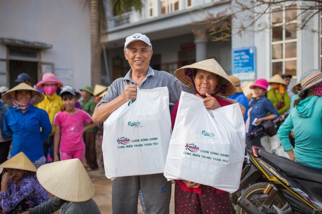 Trân quý những tấm lòng sẻ chia, người dân vùng bão lũ Nghệ An, Hà Tĩnh, Quảng Bình và Quảng Trị lại như được tiếp thêm sức mạnh và niềm tin để vượt qua thời điểm khó khăn trước mắt.