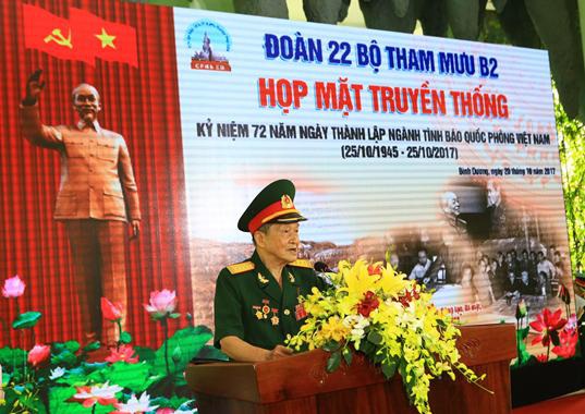 Đại tá AHLLVTND Nguyễn Văn Tàu - nguyên chính ủy phòng tình báo miền – phát biểu