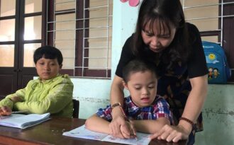 Tổ chức chương trình tôn vinh các giáo viên tâm huyết dạy trẻ khuyết tật