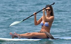 Jessica Alba: Hai con dáng vẫn chuẩn!