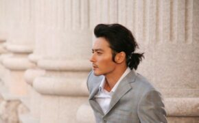 Mê mẩn ngắm góc nghiêng của “nam thần” Jang Dong Gun